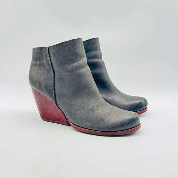 Korkease Boots Womens 8 Gray Leather Ankle Zip Back Casual Wedge Comfort Shoes - Picture 3 of 13